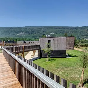 https://vacanceole-le-village-des-oiseaux.hotels-rhonealpes.com